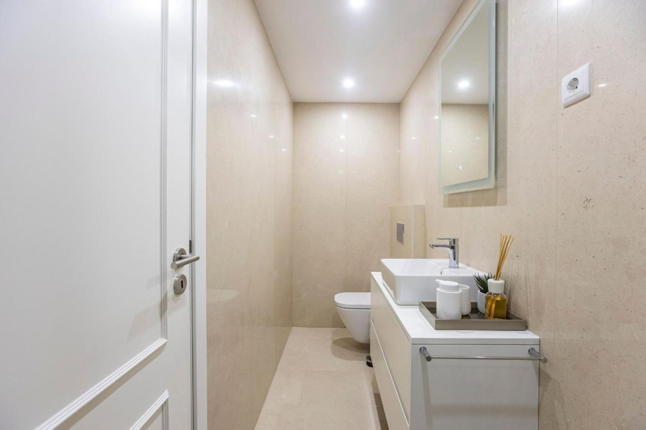City Center 2Br Flat W/ Ac By Lovelystay Porto Zewnętrze zdjęcie